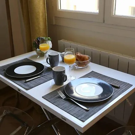 Designer Flat, Steps From Place Des Vosges, Le Marais * Paris